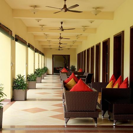 Country Roads Hotel Hāora Екстериор снимка